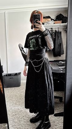 Thrift Goth Outfits, Trad Goth Fashion 80s, Goth Fashion 80s, 80s Alt Fashion, Goth Enby, 80s Goth Outfits, Goth Mom Outfits, Boho Goth Outfits, Nugoth Outfits