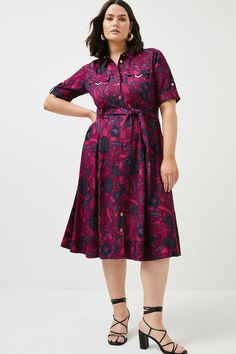 Beautiful Batik-Style Motifs Bring A Vacation-Ready Vibe To This Versatile Shirt Dress. Detailed With Classic Shirting Details - Think Neat Buttons, A Pointed Collar And Practical Pockets - It'S The Perfect Piece For Sun-Soaked Getaways And Fashionable Spring Adventures.Expertly Designed For Those Size 18 And Above, Our Curve Collection Is Perfectly Proportioned To Ensure You Look Fashionable At Every Shape. Fits Inspo, Casual Styles, Holiday Ready, Winter Fits, Dress Purple, Look Stylish, Karen Millen, Fashion Face, Casual Fits