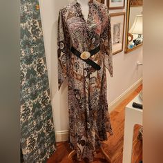 I Love This Light, Airy, Bohemian Dress With Fairy Sleeves. It Is True Vintage And Likely Homemade. I Wore It With A Pair Of Minnetonka Moccasins And Loads Of Silver Jewelry And Felt Very Ali Mcgraw. Fairy Sleeves, Ali Mcgraw, Boho Color, Minnetonka Moccasins, Stevie Nicks, Bohemian Dress, Pink Brown, True Vintage, Vintage Pink