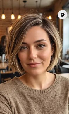 Short Hair Widows Peak Women, Hair Styles For Short Hair Women, Chin Length Bob Fine Hair, Side Part Short Hair, Cameron Diaz Short Hair, Haircut 2025, Thick Hair Bob Haircut, Wedding Hair Side, Choppy Bob Hairstyles