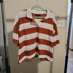 Plus Size Loose Fit Collared Shirt. True To Size. Never Worn, Tags Attached. Forever 21 Shirts, Sports Crop Tops, Cropped Tee Shirt, Tied T Shirt, White Stripes Shirt, Boxy Top, Velvet Shorts, Tee Shirt Print, Collared Shirt