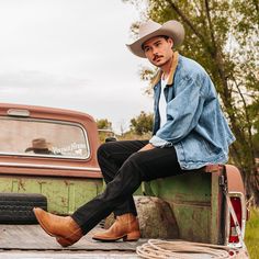 An outlaw of the West - BANDITO. This western men's boot features functioning pull straps, a front dip, and traditional toe stitching. Constructed with a good-year welt and full-grain leather, this bandit just evolved. Leather upper, leather lining, leather soleMade in Mexico 1 ¾" Heel Height 9" Shaft Height 15" Shaft Circumference Measurements taken from US size 11 Fit Tip: Runs true to size.Questions about fit? Email orders@freebirdstores.com 1-888-FREEBIRD Casual Cowboy Outfit Men, Rodeo Outfits Men, Suit With Cowboy Boots, Southern Fits, 70s Western Fashion, Cowboy Outfit Men, Cowboy Photoshoot, Male Posing, California Cowboy