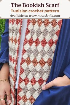 In search of modern crochet scarf patterns? I have the perfect crochet Tunisian entrelac textured scarf for your Fall wardrobe! Fall Crochet Scarf, Modern Crochet Scarf, Tunisian Scarf, Fall Scarf Crochet, Tunisian Crochet Scarf, Tunisian Stitches, Crochet Scarf Patterns, Crochet Mens Scarf, Friends Crochet