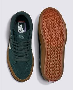 Skate Sk8-Hi Shoe Long Skate, Sk8 Hi Vans, Vans Store, Vans Skate, Sk8 Hi, Gorgeous Shoes, Skateboarding, Cold Weather, Dark Green