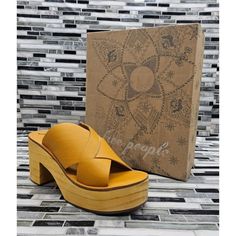 Free People Kora Sweetheart Sunrise Women's Platform Clogs Size 40 Size: Usa 9.5-10 / Eu 40 Color: Light Brown Material: Leather Condition: New With Box. * Heel Height 3.75 Inch * Free People Clogs, White Clogs, Clog Boots, Wooden Clogs, Platform Clogs, Free People Shoes, Peep Toe Sandals, Leather Clogs, Pink Suede