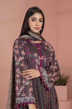 Bonanza Satrangi Brown Lawn Suit Rsk223p41 Eid Pret 2022 Original brand suit fabric and photography lite diffrance in actual print. Bonanza Satrangi Lawn 2022, Purple Floral Print Sets For Eid, Long Sleeve Patterned Set With Floral Print, Purple Floral Print Cotton Sets, Patterned Floral Print Long Sleeve Set, Patterned Long Sleeve Floral Print Set, Purple Long Sleeve Sets With Printed Motifs, Long Sleeve Floral Print Patterned Set, Long Sleeve Printed Sets For Workwear