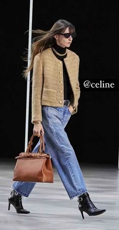 Chanel Jacket Street Style, Chanel Jacket Outfit, Tweed Jacket Style, The Best Hummus, Best Hummus, Celana Jins, Shop Your Closet, Jeans For Fall