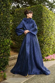 Long sleeve floral squiggle metallic jacquard coat with feather trim neck piece Jacquard Coat, Stylish Winter Coats, Elegant Gowns, Jacquard Skirt, Jacquard Jacket, Elegant Dresses Classy, Peplum Jacket, Feather Trim, Neck Piece