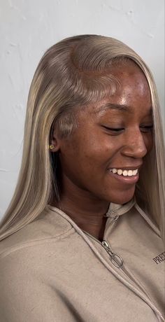 Ash Blonde Hairstyles For Black Women, Ash Blonde Side Part Black Women, Ashy Blonde Hair Black Women, Ash Blonde Dark Skin, Blond Wig Black Women, Ash Blonde Hair Black Women, Grey Wigs For Black Women, Ash Brown Wig