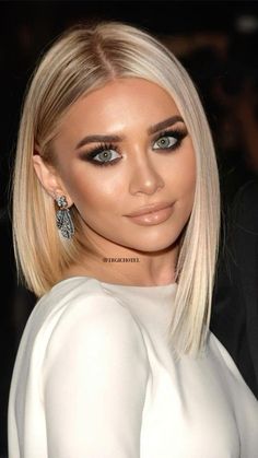 Blonde Highlights 2023, Pale Blonde Highlights, Highlights 2023, Longbob Hair, Pale Blonde, Blonde Hair Looks, Penteado Cabelo Curto, Short Blonde, Short Blonde Hair