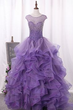 This dress could be custom made, there are no extra cost to do custom size and color. Tulle Quinceanera Dresses, Robes Quinceanera, Dresses Floor Length, Lace Homecoming Dresses Short, Prom Dresses Two Piece, Lace Beach Wedding Dress, Two Piece Homecoming Dress, Dresses Ball Gown, Bridesmaid Dress Sizes