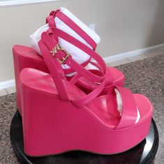 New In Box Sz 9 Chic Michael Kors Leather Wedge Sandals, Luxury Michael Kors Sandals For Spring, Michael Kors Luxury Heels For Spring, Michael Kors Pink Open Toe Sandals, Designer Synthetic Platform Wedge Sandals, Designer Synthetic Wedge Sandals, Michael Kors High Heel Platform Wedge Sandals, Luxury Michael Kors Leather Sandals, Michael Kors Luxury Leather Sandals