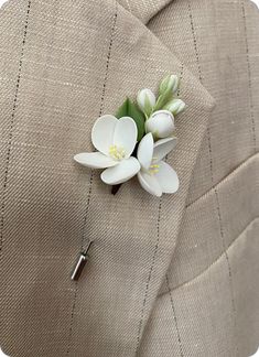 Formal White Brooches With Flower Decoration, White Brooches With Flower Decoration For Formal Occasions, White Flower Decoration Brooches For Formal Occasion, White Flower Decorated Brooches For Formal Occasions, Elegant Handmade Flowers Lapel Pin For Weddings, Elegant Handmade Flower Lapel Pin For Weddings, Elegant Wedding Lapel Pin With Handmade Flowers, Elegant White Lapel Pin For Wedding, Elegant White Flower Lapel Pin