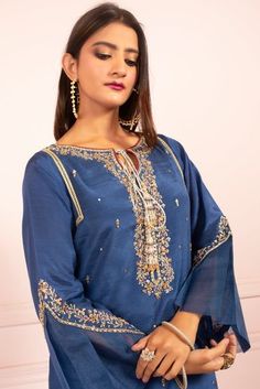 Blue Shalwar Kameez Women, Navy Blue Pakistani Dress, Vogue Ready To Wear, Silk Kameez, Modern Wear, Pakistani Salwar, Beautiful Pakistani Dresses, Pakistani Salwar Kameez, Festive Collection