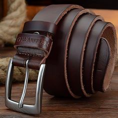 Enhance your outfit's style with the Isidore Casual Leather Belt for men. Made from genuine leather, it features a 3.2 cm width and a pin buckle for an optimal fit. Add a touch of retro charm and timeless elegance to your look! Casual Leather Belt, Bar Accessories Decor, Classic Office, Belt For Men, Unique Bags, Jewelry Tray, Bar Accessories, Office Accessories, Watch Collection