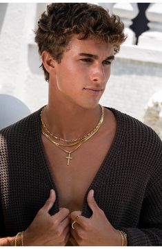 This slim chain necklace handcrafted in 14-karat gold makes an understated everyday accessory. 14k gold Made in Italy Golden Locs, Jewelry Necklaces Gold, Mens Gold Chain Necklace, Gold Necklace For Men, Man Necklace, Men Faces, Bony Levy, Winter Floral, Golden Necklace