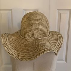 Super Cute Straw Hat For Your Beach Or Pools Days Brand New With Tags Pool Days, Straw Hat, Floppy Hat, Banana Republic, Straw, Super Cute, Brand New, Tags, Hats