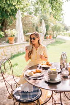 Gal Meets Glam Saturday Market in Apt, Provence -Gul Hurgel dress, Urban Outfitters sunglasses, Carrie Forbes sandals & Market Backpack Gul Hurgel, Moustiers Sainte Marie, Urban Outfitters Sunglasses, Julia Berolzheimer, Date Outfit Casual, Coffee Girl, Gal Meets Glam, Foto Vintage, Drinking Coffee