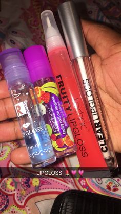 |@fwbleh🎄| Lips Gloss, Lip Art Makeup, Lip Gloss Homemade, Lip Gloss Collection