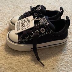 Shoes Are Classic Converse All Stars, Just Made For Little Feet :) Shoes Are Black And White Leopard Converse, Converse Hightop, Red Chucks, Boys Converse, Classic Converse, Toddler Converse, Feet Shoes, Baby Converse, Converse All Stars