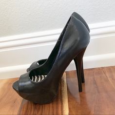 Black Stiletto Heels. Never Worn, Sticker Tags Still Intact On Bottom Of Shoes. Super Cute! Feel Free To Ask Questions. Black Stiletto Heels, Hot Heels, Black Stilettos, Heels Shoes, High Heel Shoes, Shoes Women Heels, Stiletto Heels, New Color, Shoes Heels