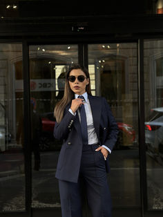 #classic #suit #style #aesthetic #women Blazer Photoshoot Women, Blazer Photoshoot, Photoshoot Women, Women Necktie, Busy Woman, Women's Suits