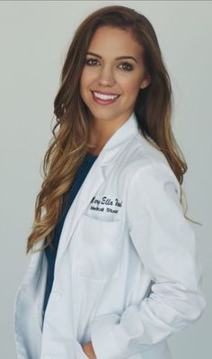 White Coat Ceremony Outfit, Medical Student Outfit, White Coat Outfit, Ceremony Outfit, Traveling Adventure, White Coat Ceremony, Pa School, Doctor Outfit, Headshot Poses