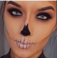 Nem Halloween Makeup, Easy Skeleton Makeup, Halloween Skeleton Makeup, Pelottava Halloween, Makeup Clown, Makeup Zombie