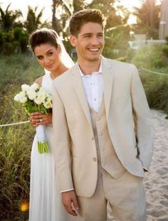 Wedding suit - Summer Color - AlbertoNardoniStore Beach Wedding Groom Attire, Men's Tuxedo Wedding, Beach Products, Mens Wedding Suits, Suit Groom, Beige Suits