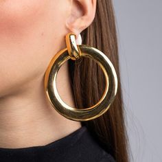 Polished Gold Doorknocker Hoop Clip Earrings – KennethJayLane.com Clip On Hoop Earrings, Hoop Design, Stunning Earrings, Zadig And Voltaire, Jewelry Inspo, Clip Earrings, Kenneth Jay Lane, Gold Hoops, Gold Hoop