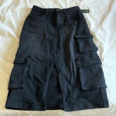 Target Denim Cargo Midi Skirt Size Medium Brand New Sold Out Style Very Stretchy And Perfect Length Cargo Midi Skirt, Denim Cargo, Women Skirts Midi, Black Denim, Midi Skirt, Womens Skirt, Target, Size Medium, Brand New