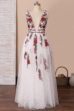 The Best High Quality Sexy Dresses for Women on Sale - Lunss Lace Evening Dress With Floral Applique For Prom, White Prom Gown With Floral Embroidery, White Floral Embroidered Prom Gown, White Floral Embroidery Prom Gown, White V-neck Gown For Prom Season, White Lace Evening Dress For Prom Season, White Lace Evening Dress For Prom, White Lace Prom Evening Dress, Dresses Fairytale