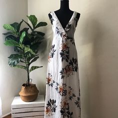 Cute, Vacation, Spring/Summer Dress, Chiffon Material, Side Slit With Small Under Skirt, Large, New Never Worn. Measurements: 27in Waist, 34in Hips And 34in Bust. Under Skirt, Shein Dress, Dress Chiffon, Chiffon Material, Dresses Floral, Shein Dresses, Summer Maxi, Spring Summer Dress, Floral Dress Summer