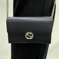 New with tags: A brand-new, unused, and unworn item (including handmade items) in the original packaging (such as the original box or bag) and/or with the original tags attached. Gucci GG Black Crossbody Handbag Calf Leather Gold Chain Purse Bag Italy NEW GUCCI 615523 CAO0G 1000O WWL(377W) 369664DOLLAR CALFO PROD8093123167 This stylish chain wallet is crafted of textured calfskin leather in black and features a front flap with a polished light gold interlocking GG Gucci logo. The flap opens to a Chain Purse, Gucci Logo, Chain Wallet, Black Crossbody, Wallet Chain, Purse Bag, Chain Bags, Cross Body Handbags, Gold Chain