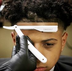 Tapered Hairline Curly Hair, Taper Hairline, Tapered Hairline, Hairline Design, Blackmen's Haircuts, Men Hairline, Black Hair Fade, Taper Fade Afro