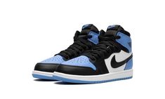 The Air Jordan 1 Retro High OG PS "UNC Toe" is the preschool sizing of the retro basketball shoe in a colorway inspired by the model’s original “UNC” and “Black Toe” styles.  On the “UNC Toe,” the Jordan 1 features a University Blue leather perforated toe that’s contrasted with black leather overlays on the toe cap, forefoot, and eyelets.  The design also features white leather on the mid-panel and University Blue leather on the collar and heel.  A black leather Swoosh and black “Wings” logo can Ultra Mini Ugg, Buty Jordan, All Jordans, Retro Basketball Shoes, Retro Basketball, Nike Air Jordan 1 Retro, Ugg Classic Mini, Wings Logo, Air Jordan 1 Retro High Og