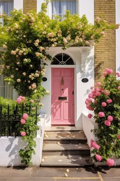 Pink Front Door on a London Terraced House Women Apartment, London Terrace House, Organization Apartment, Girly Apartments, Style Apartment, Rooms Decor, Chinoiserie Decorating