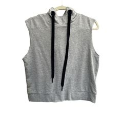 Nwt Wild Fable Small Sweatshirt Crop Sleeveless Gray Hooded Activewear - See Pics For Measurements - New With Tags. Cropped Sweatshirt Outfit, Tas Mini, Vest Tops, Stylish Hoodies, Hooded Top, Crop Top Outfits, Outfit Aesthetic, Knit Crop, Girls Fashion Clothes