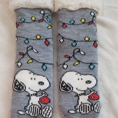 Size: S/M Nwot Warm Casual Christmas Socks, Playful Christmas Socks For Stocking Stuffers, Fun White Winter Socks, Snoopy Christmas, Christmas Socks, Slipper Socks, Christmas Lights, Snoopy, Slippers