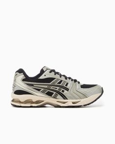 Asics sneakers 1201a019.005 black seal grey asics sneakers 1201a019.005 black seal grey con tomaia in mesh e materiale sintetico per una calzata ergonomica e confortevole tecnologia gel ad alto assorbimento degli shock e unità trusstic che riduce il peso della suola mantenendo una struttura solida e resistente. soletta interna ortholite garantisce comfort ad ogni passo. asics sneakers 1201a019.005 black seal grey asics sneakers 1201a019.005 black seal grey with mesh and synthetic material upper for an ergonomic and comfortable fit gel technology for high shock absorption and trusstic unit that reduces the weight of the sole while maintaining a solid and resistant structure. the ortholite insole provides comfort with every step.  made in vietnam.  fabric/material: leather | synthetic leathe Designer Shoes Sneakers, Asics Gel Kayano, Asics Sneakers, Mens Designer Shoes, Asics Shoes, Blue Flats, Modern Gentleman, Clean Shoes, Pocket Bag