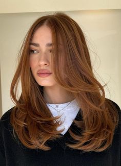 Lob Copper Hair, Light Auburn Hair Balayage, Red Hair Glaze, Light Auburn Hair Color With Highlights, Subtle Red Hair, Light Auburn Hair, Rambut Brunette, Red Hair Inspo, Brown Hair Inspo