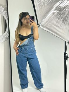 Beach Outfit Inspo Summer, 90s Fashion Overalls, Denim Overalls Outfit, Diy Clothes Tops, Fashion Overalls, Style Overalls, Overalls Outfit, Clothes Tops, Summer Denim