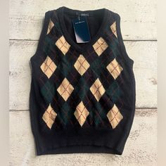 One Size Black Cotton Sweater Vest For Fall, Classic Black Sweater Vest For Fall, Classic Black Cotton Sweater Vest, Classic Black Sweater Vest For Winter, Brandy Melville Argyle Sweater, Tops Brandy Melville, Argyle Sweater Vest, Argyle Sweater, Brandy Melville Tops