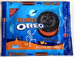 an oreo halloween treat is on display