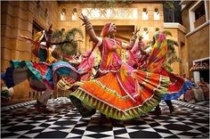 Rajasthani Photography, Barat Ideas, Marwari Wedding, Rajasthani Theme, Rajasthani Wedding, Biodegradable Cups, Mothers Day Drawings, Hall Decorations, Dance Of India