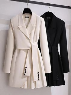 Material: Polyester, Cotton Sample size: S Delicate dry clean Protect accessory before washing Our Style No. ZC_202116 Trenchcoat Style, Mode Mantel, Chique Outfit, Trench Coat Dress, Trench Coat Style, Dress Women Elegant, Modieuze Outfits, Moda Vintage, Mode Hijab