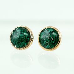 Round Malachite Earrings Malachite Earrings, Crushed Stone, Healing Energy, Round Frame, Brass Frame, Online Earrings, Sensitive Ears, Round Earrings, Energy Healing