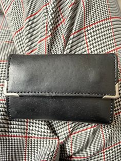 Unique little pouch with nice leather and a handy zippered pocket to go alongside your keys. Leather Stamps, Clip Wallet, Black Textures, Coin Pouch, Money Clip Wallet, Nice Leather, Key Holder, Money Clip, Vintage Leather