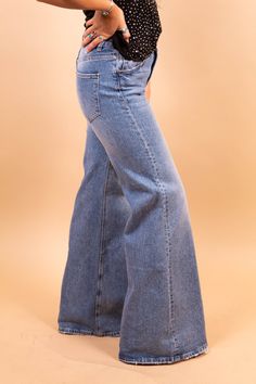 HIGH WAISTED VINTAGE WIDE LEG denim jeans. - 11" Rise, 34" Inseam, Modeled in size 3/25 - Leg opening : 29" - High-rise, Vintage wide leg jeans - Double button detail - Button closure and zip fly - 5-pocket styling Thrifting Outfits, Vintage Wide Leg Jeans, Aliyah Core, Wide Leg Denim Jeans, Core Outfits, Western Style Outfits, Uni Outfits, Baggy Jeans, Wide Leg Denim