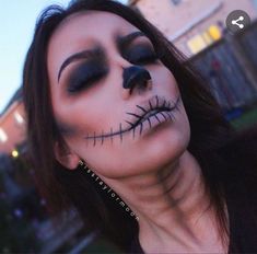 Halloween Skeleton Makeup, Creative Costume Ideas, Pelottava Halloween, Maquillage Halloween Simple, Teknik Makeup, Halloween Makeup Sugar Skull, Halloween Mujer, Pop Culture Moments, Halloweenský Makeup